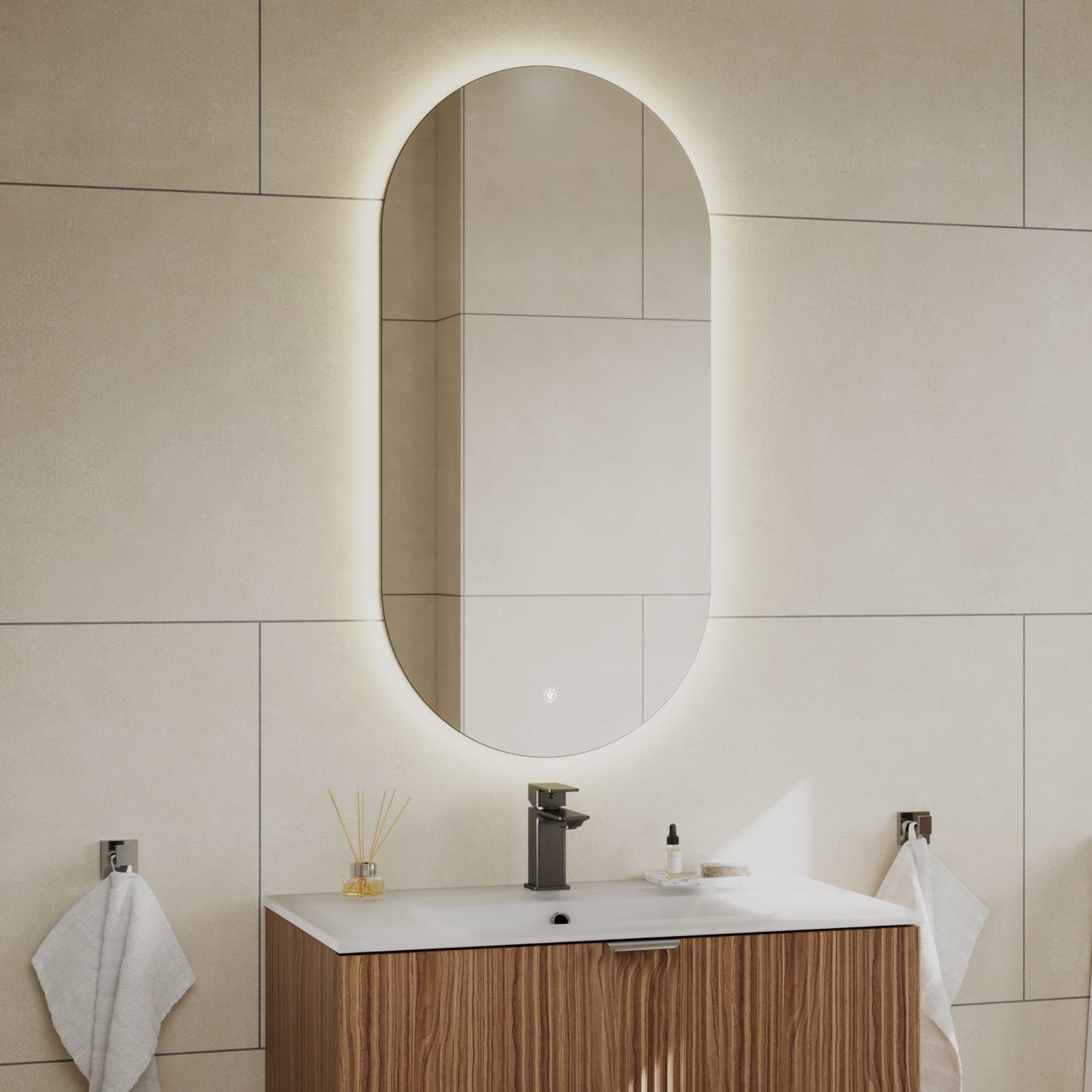 VikingBad Vida Ovalt Speil med LED lys 40x80cm VikingBad Baderomsspeil VB-017572-01