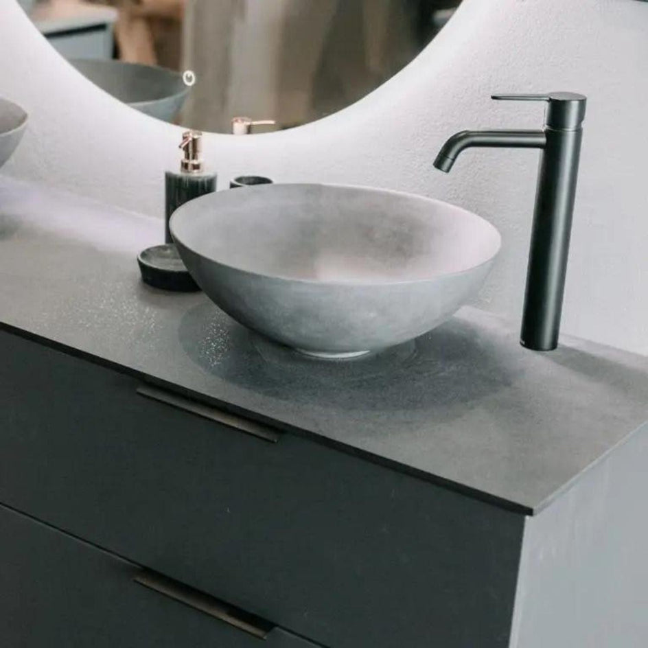 Bathco Sicilia Gris Claro Bolleservant Ø40cm - mikrosement Lys grå Bathco Bolleservant KO-1502MC