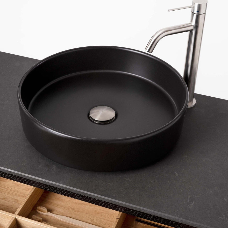 INR AIR Benkeplate Kvartskompositt med hull til servantbatteri H12xD455mm INR Iconic Nordic Rooms Benkeplate bad