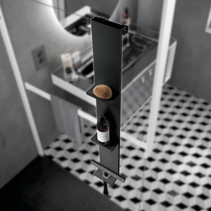 Novellini Dusjhylle med nalholder og håndklekroker