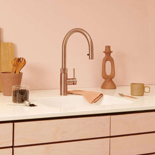 Quooker Flex alt-i-ett kjøkkenarmatur med uttrekksslange