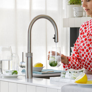 Quooker Flex alt-i-ett kjøkkenarmatur med uttrekksslange
